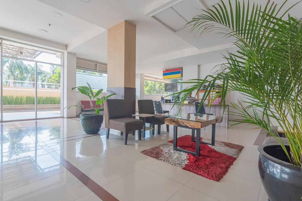 Reddoorz Apartment @ Emerald Towers Bandung Buitenkant foto