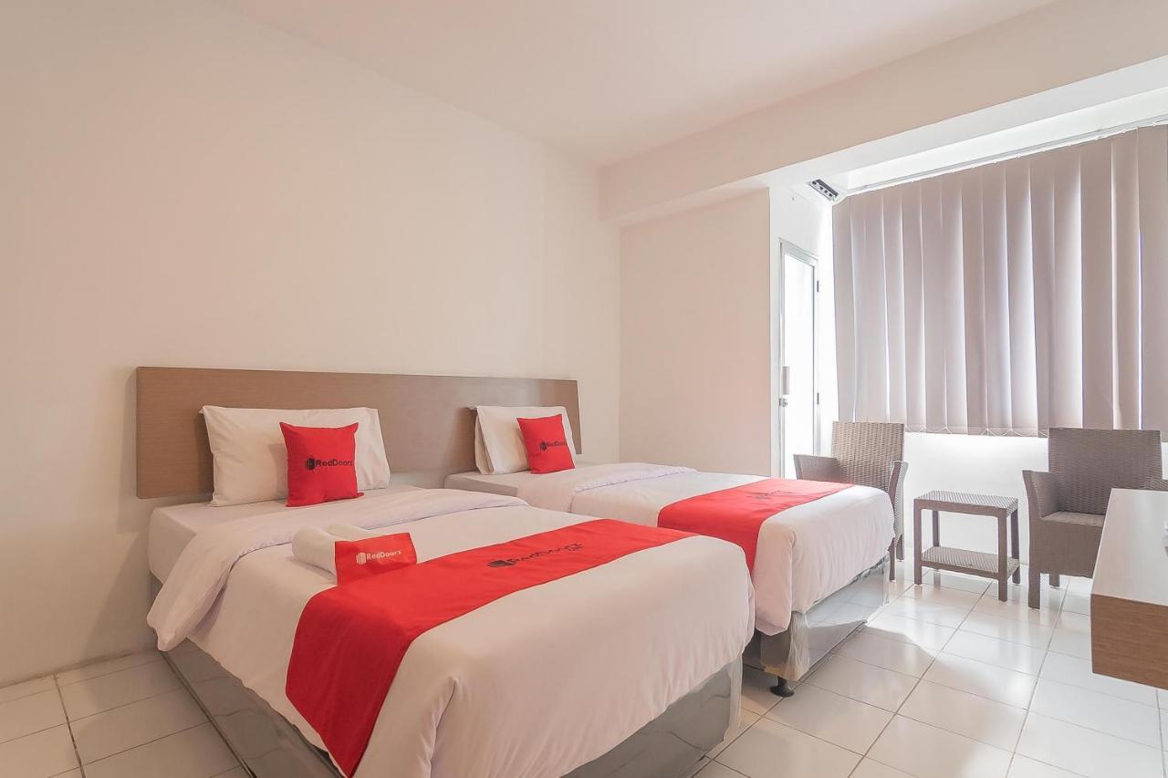 Reddoorz Apartment @ Emerald Towers Bandung Buitenkant foto